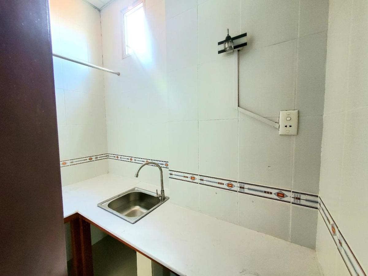 Cozi 5 Hotel & Apartment Хошимин Экстерьер фото